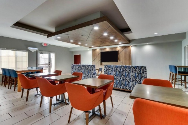 Holiday Inn Express & Suites - Ardmore, an IHG Hotel image 14