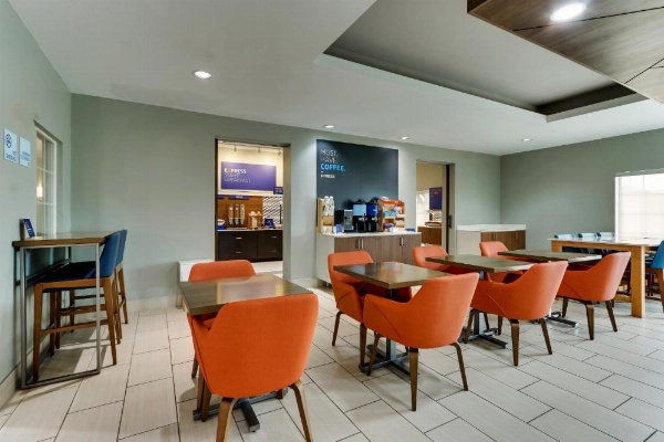 Holiday Inn Express & Suites - Ardmore, an IHG Hotel image 21