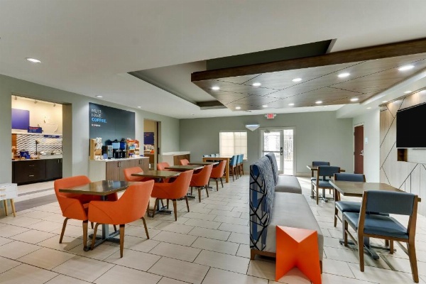 Holiday Inn Express & Suites - Ardmore, an IHG Hotel image 26